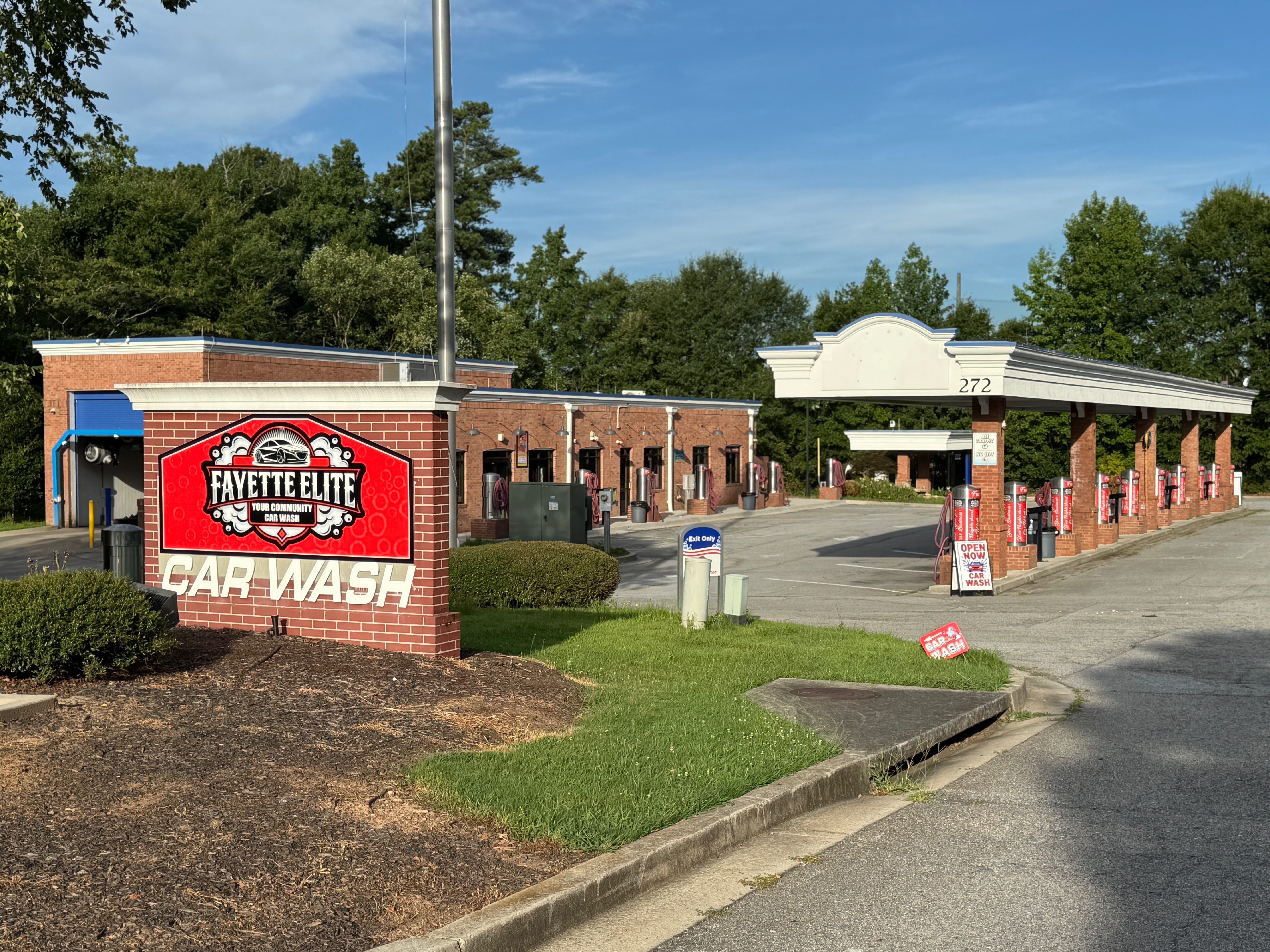 Fayette Elite Car Wash Entrance